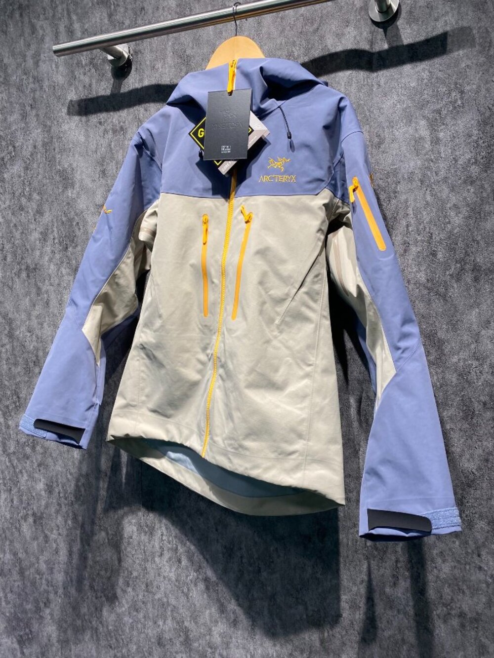 Arc'teryx Alpha SV Jacket